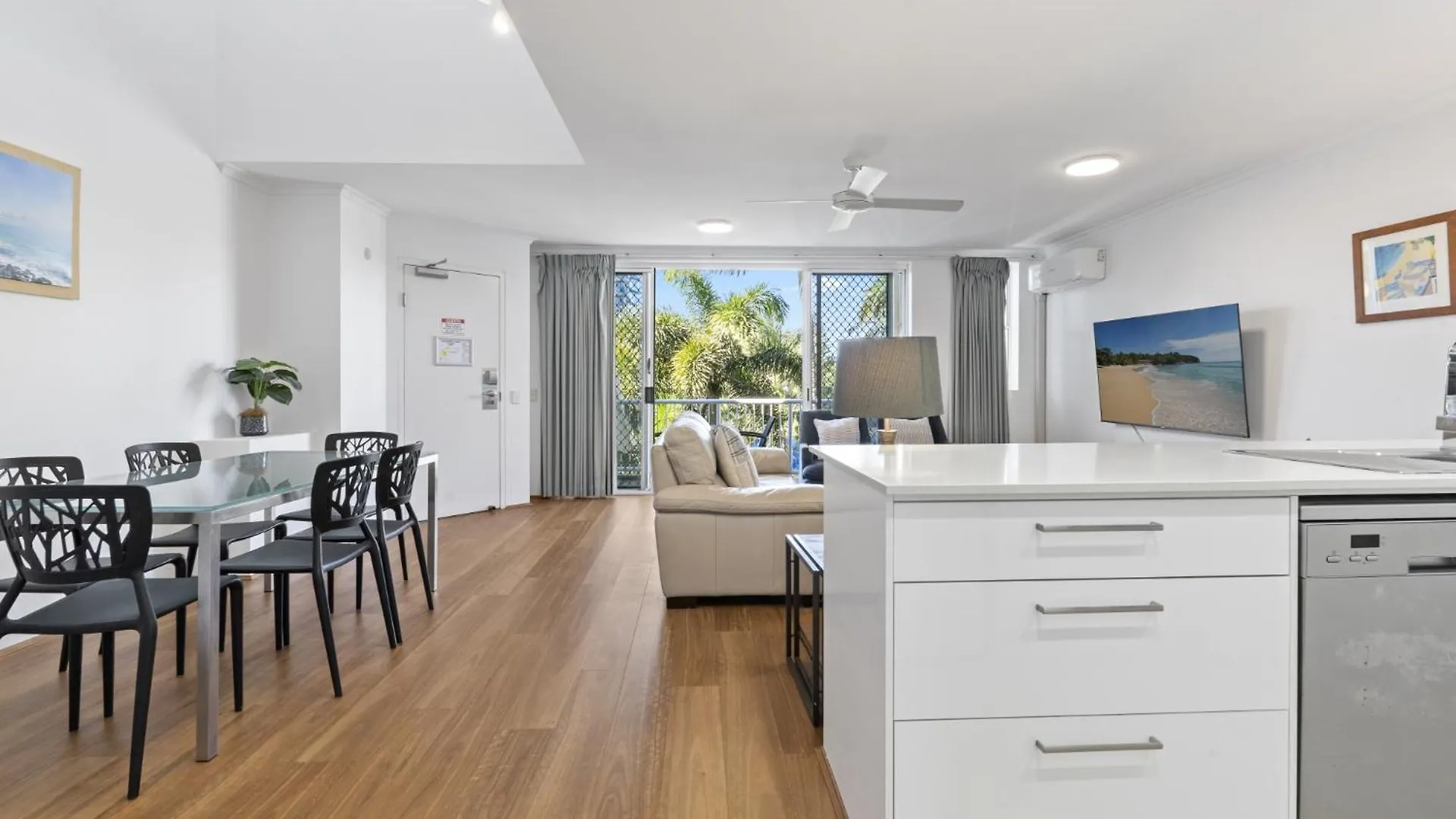 Diamond Beach 80 Gold Coast 0*,  Australia